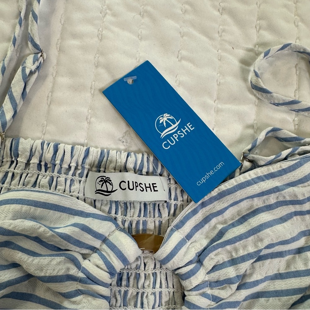 NWT Cupshe Removable Straps Marigold Blosson Blue and White Striped Romper - Picture 13 of 15